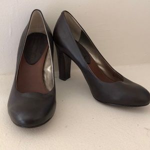 Banana republic brown leather heels